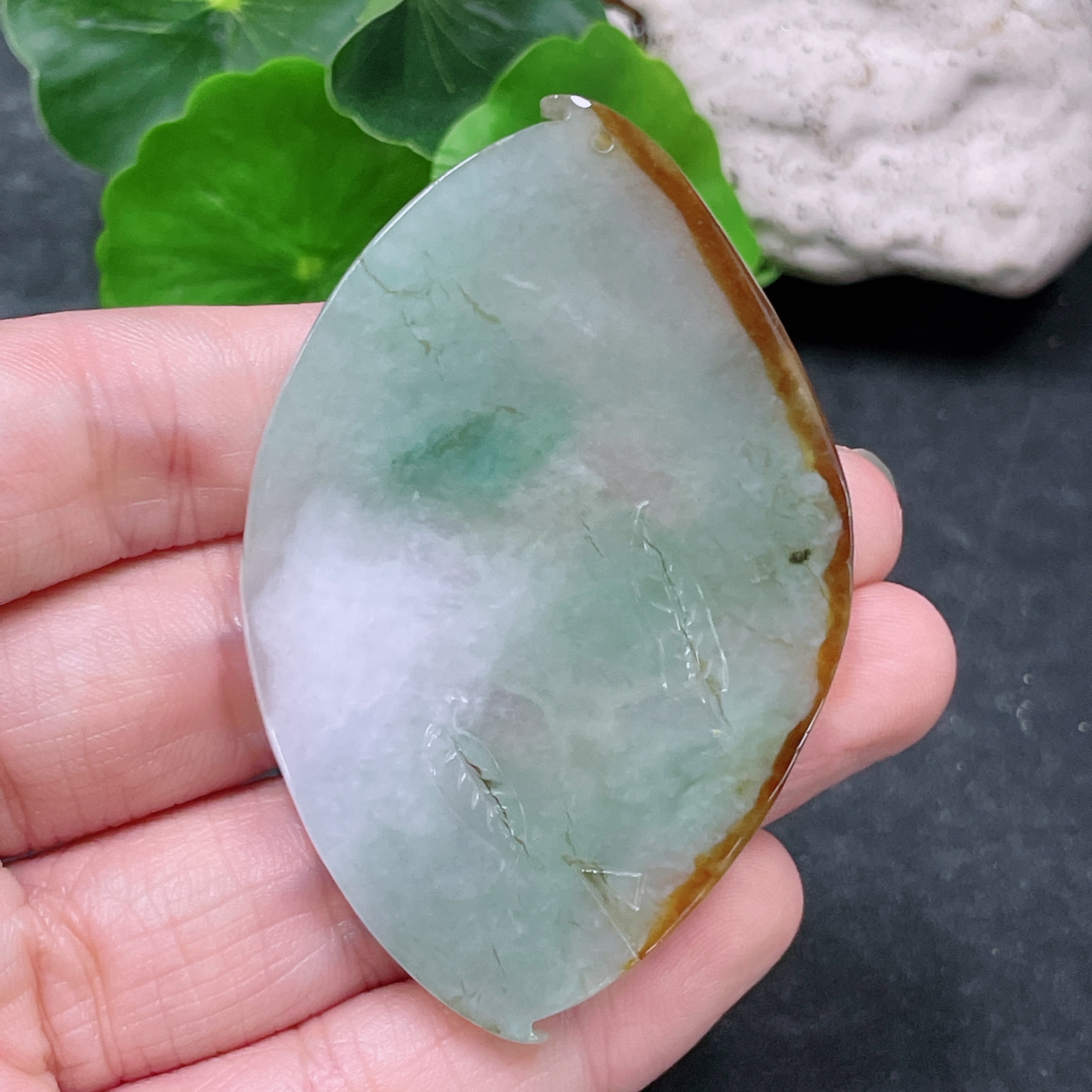 F32811169 Jadeite Pendant, color origin undetermined, total weight approximately 25.68g