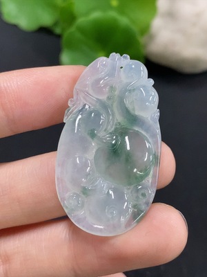 F46549427 翡翠挂件 龙 货品总重约7.73g