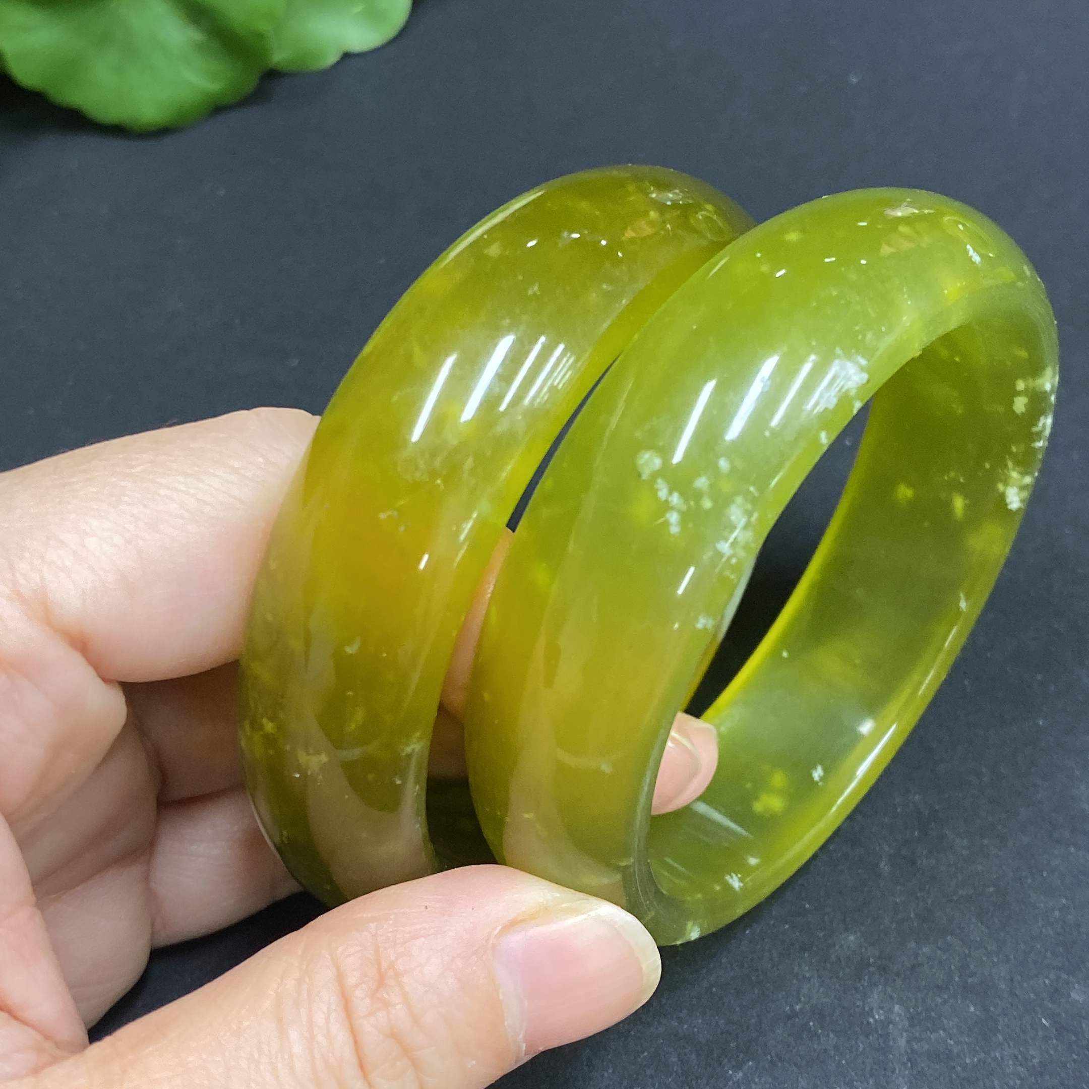 H33860053 Xiuyan Jade (Serpentine Jade) Round Bracelet Size 54.3/54.2 Total Weight Approx. 102.1g
