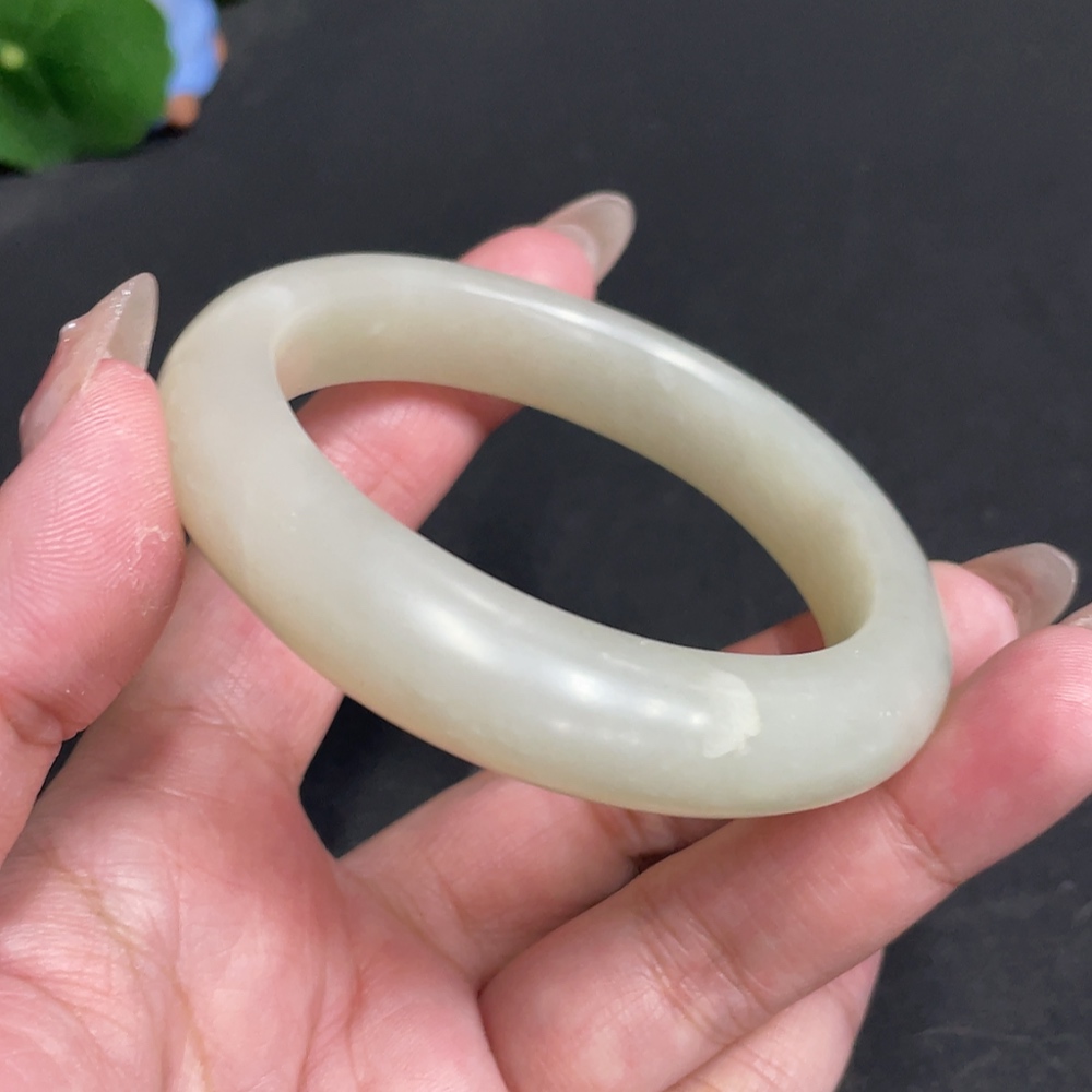 H30487637 Hetian Jade Round Bracelet (Inner Diameter 55.3mm, Total Weight Approx. 57.3g)
