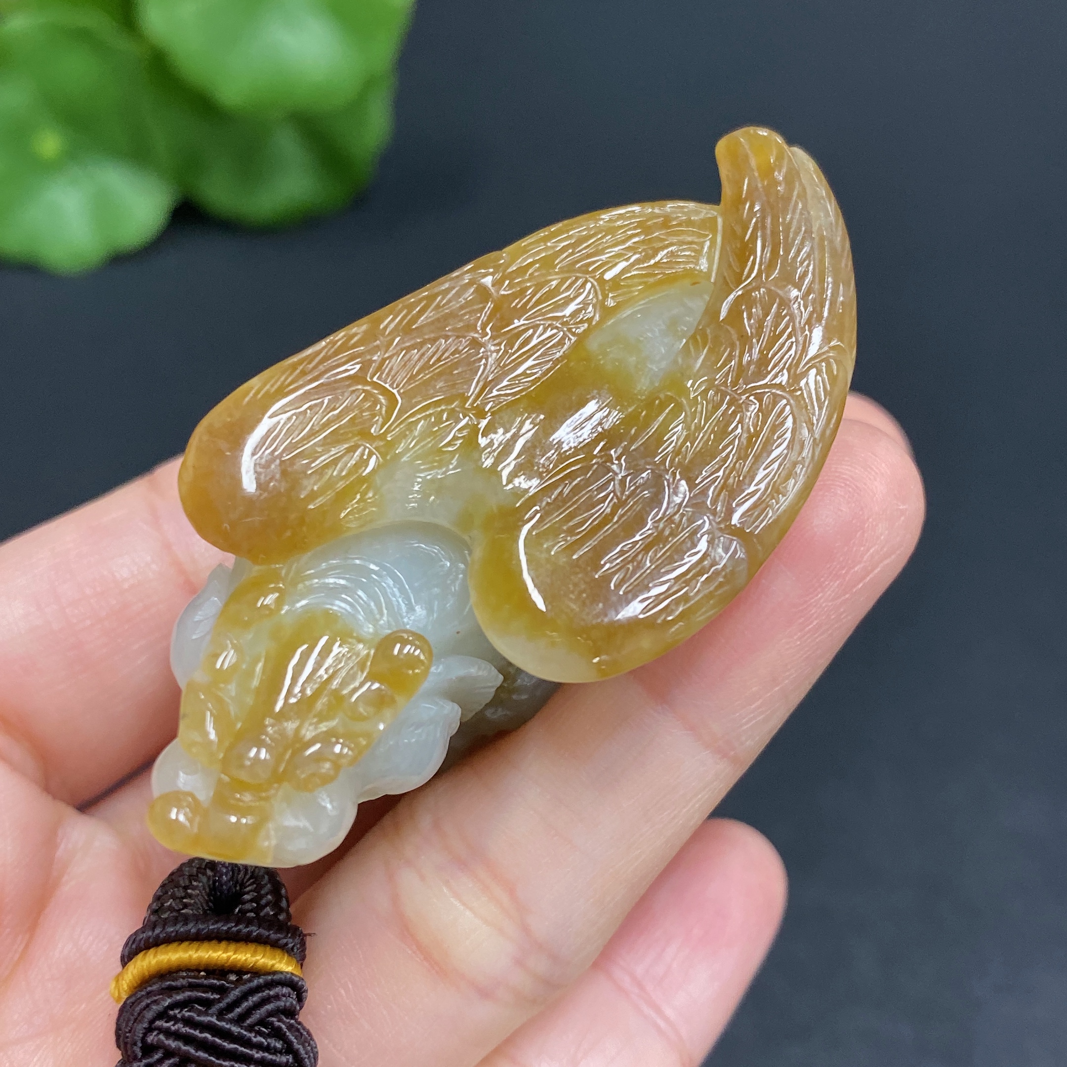 H30504881 Hetian Jade Handheld Piece - Auspicious Beast