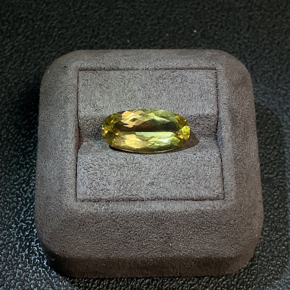 C29403329 Crystal Rough Stone Total Weight Approx. 8.79ct