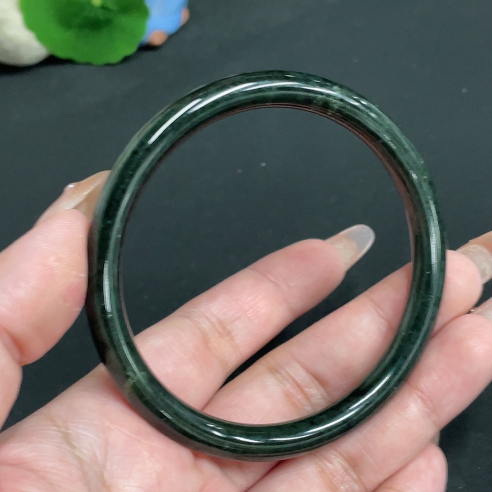 H32804616 Hetian Jade Round Bangle Size 61.7 Total Weight Approx. 25g