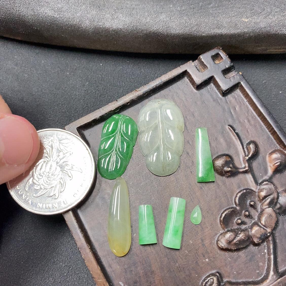 F1218953 Jadeite inlaid pieces (lot sale with纹裂)