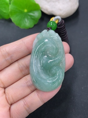 F41934624 翡翠如意挂件 货品总重约17.14g 配珠非A