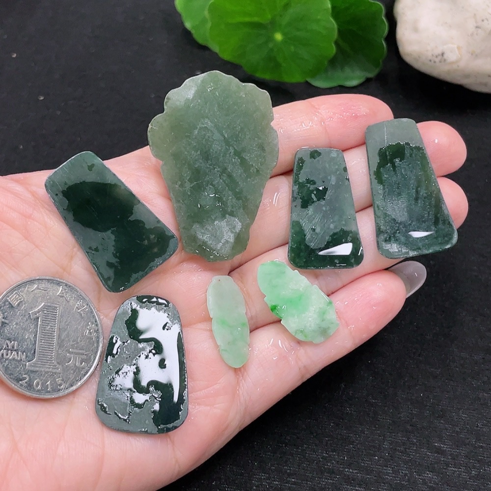 F32735636 Jadeite Pendant Sell as a Lot Rough