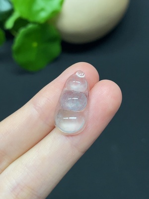 F41879565 翡翠福豆镶嵌件 货品总重量约1.11g