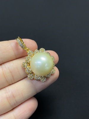 C46535279 海水珍珠挂件 颜色成因未定 非金 货品总重约9.93g 卡15.2mm左右