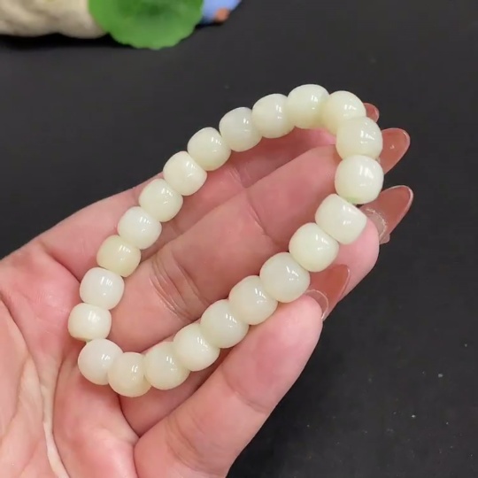 H35101738 Hetian Jade Bracelet, approx. 8.7mm, total weight about 24.8g