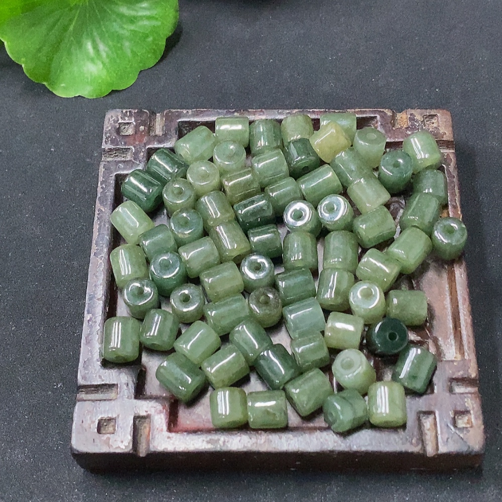 F35117305 Jadeite Beads 50+PCS Sell as a Lot Total Weight with Bag 45.79g