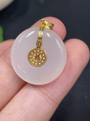 H30537741 Hetian Jade Pendant, Peace Buckle, 18k Gold Main Body, Total Weight Approximately 4.1g