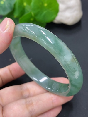 F46557116 翡翠正圈手镯 圈口56.5 货品总重约47.8克