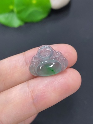 F46615932 翡翠佛公挂件 货品总重量约1.1克
