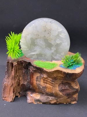 F29411879 Jadeite Ornament with Base