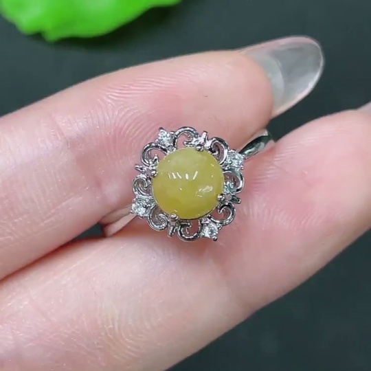 F34021871 Jadeite inlay piece Non-gold Adjustable Color origin undetermined Total weight approx. 2g