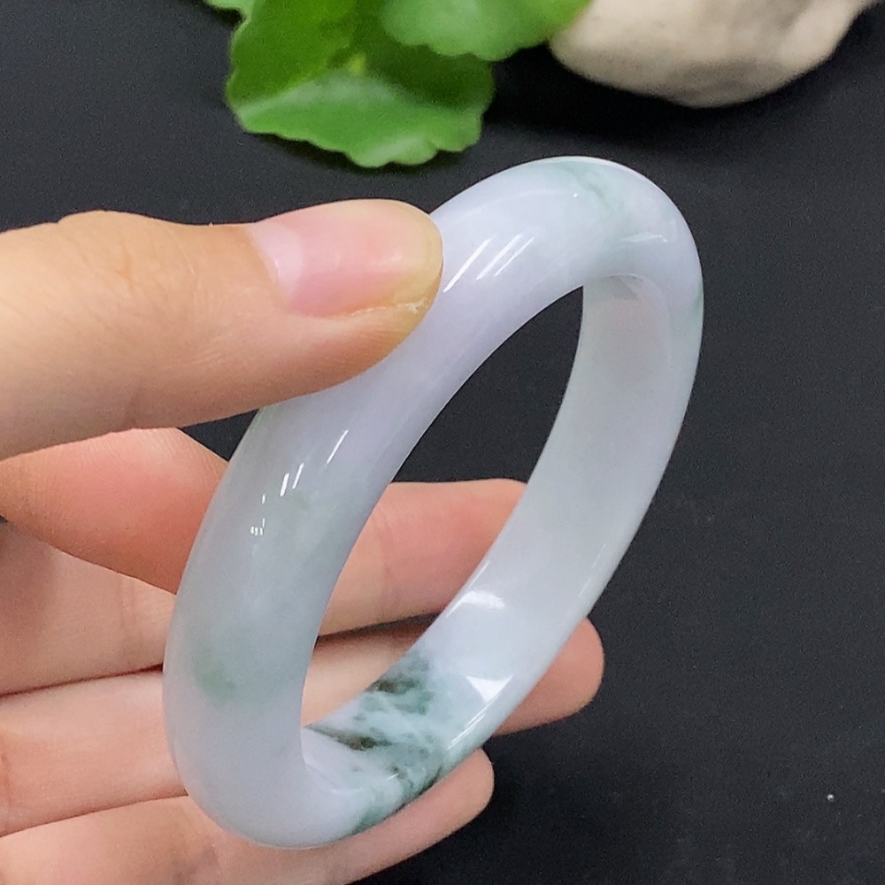 F33833244 Jadeite Regular Round Bangle 55.2 Inner Diameter Total Weight Approx. 57.8g (including other mineral components)
