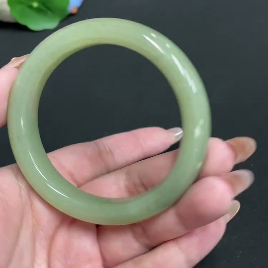H32767592 Hetian Jade Round Bracelet Size 58.1 Total Weight Approx. 62.9g