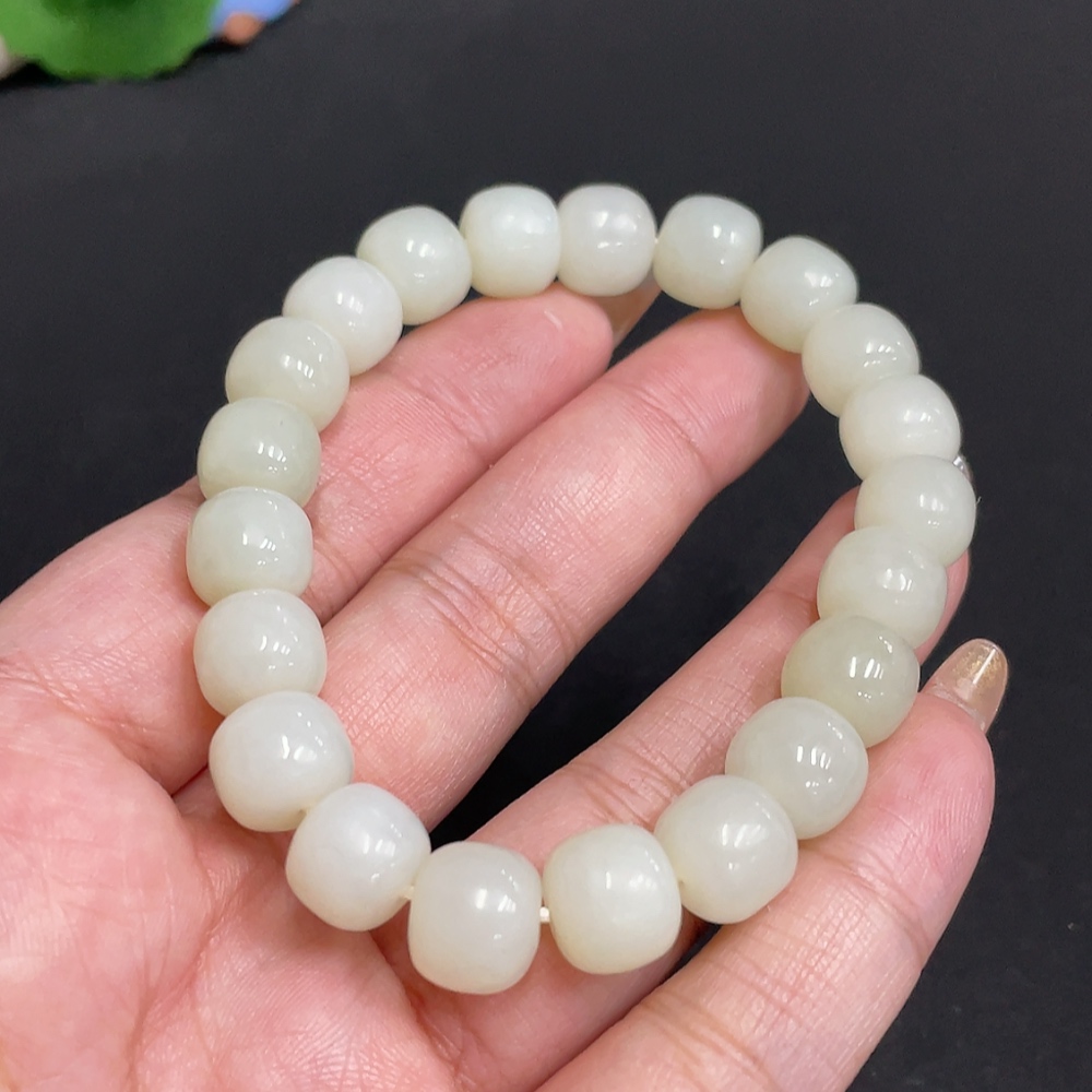 H32782341 Hetian Jade Bracelet, approx. 10mm beads, total weight approx. 36.2g