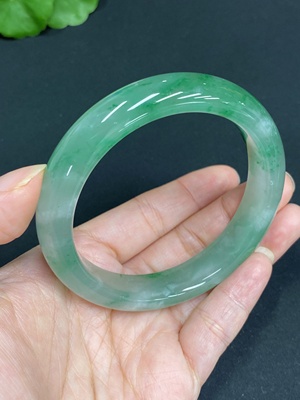 H34015511 African Emerald (Dulong Jade) Regular Circle Bracelet