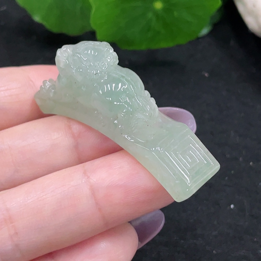 F34965935 Jadeite Lion Hand Plaque Total Weight Approx. 15.7g
