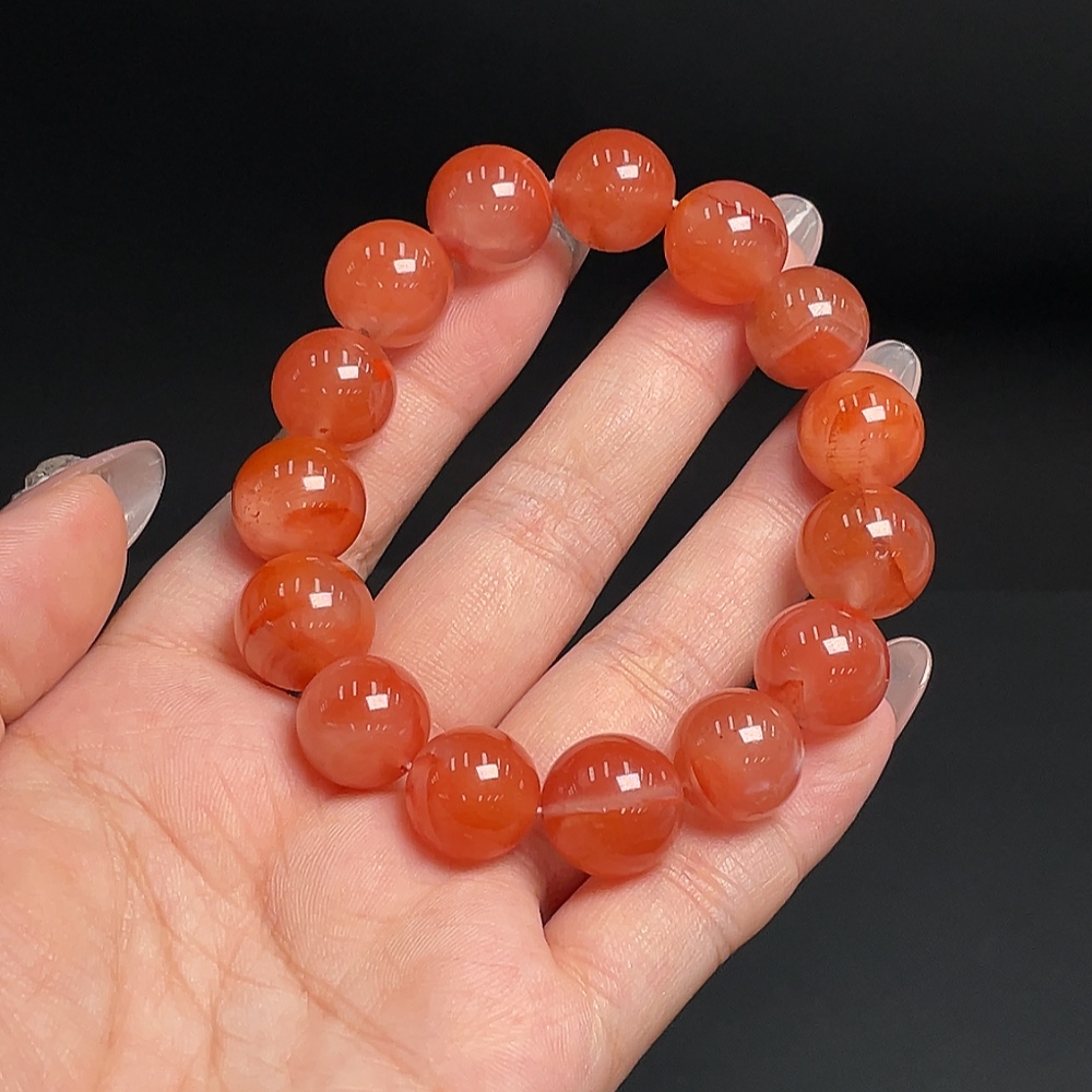 C20252910 South Red Agate Bracelet with Visible Organic Matter, Total Weight Approx. 49.04g, Size ~13.9mm