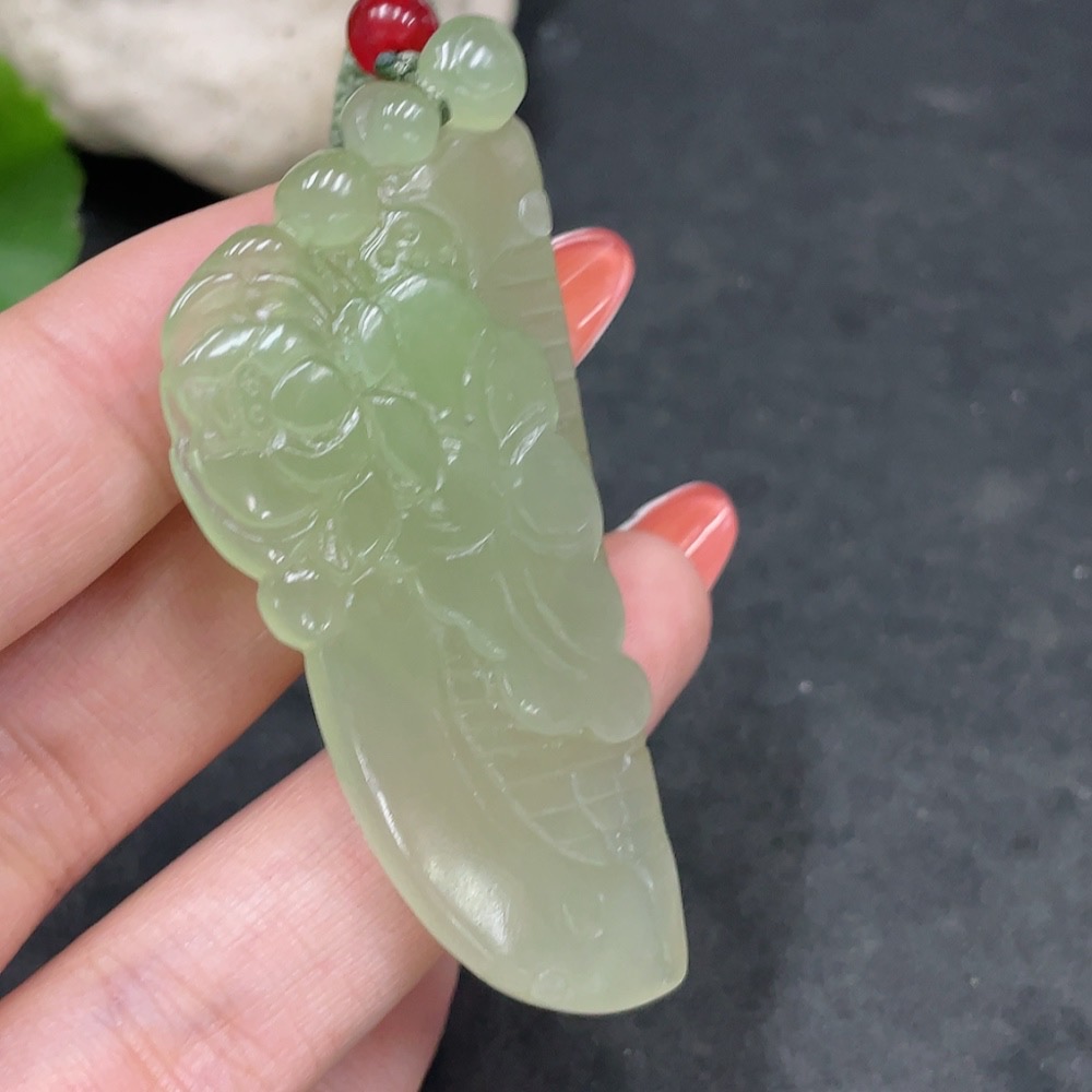 H34015956 Hetian Jade Pendant Comb
