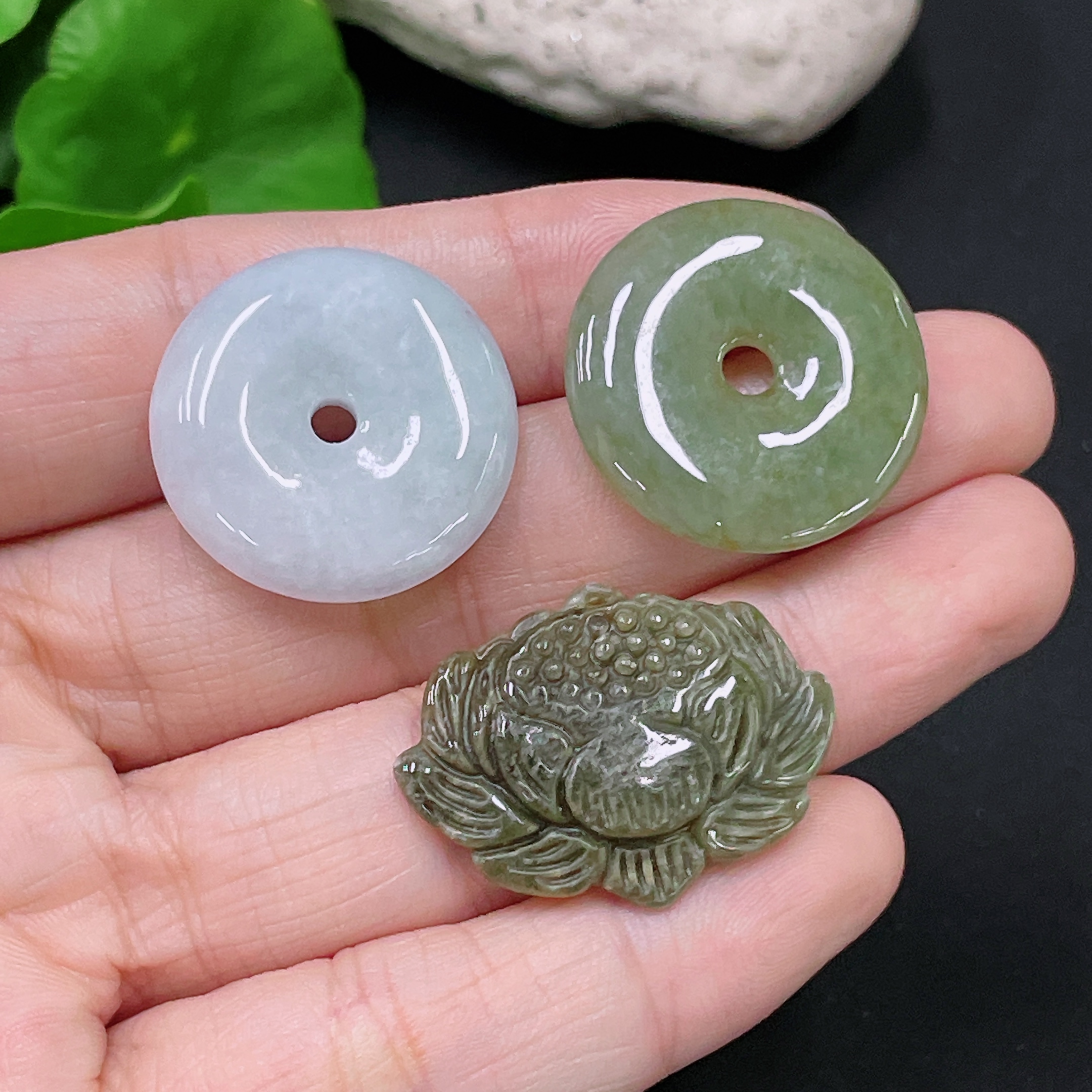 F33892349 Jadeite Pendant Sell as a Lot