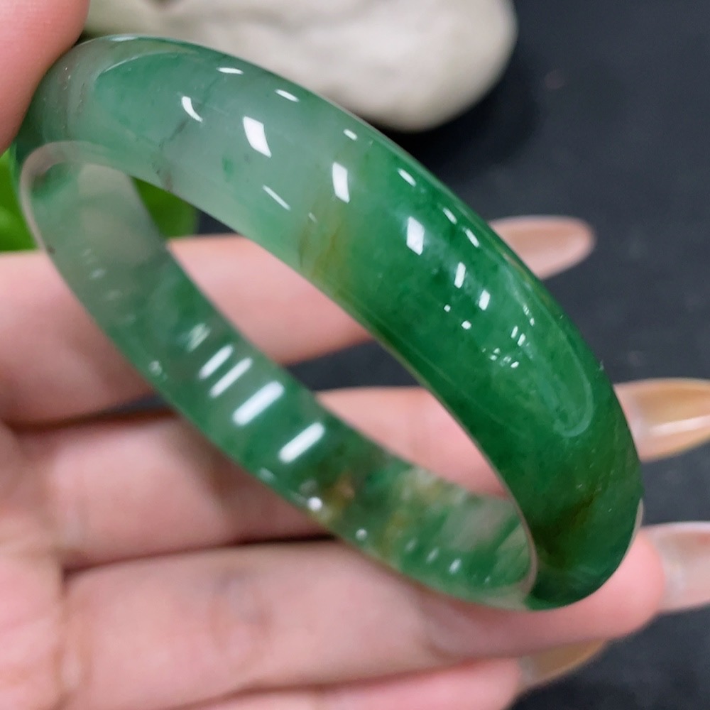 H32704836 African Emerald (Dulong Jade) Round Bracelet Size 54.5 Total Weight Approx. 333.8g