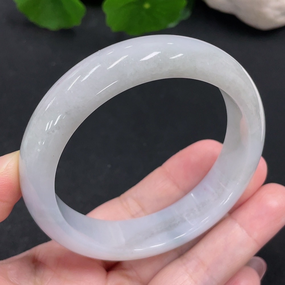 F28274860 Jadeite Round Bracelet 58.3 Inner Diameter Approx. 69.7g Total Weight