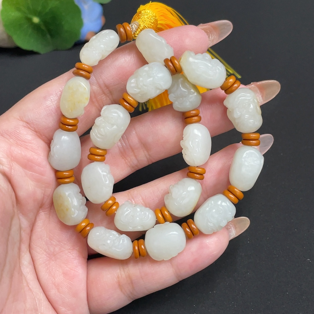 H32766524 Hetian Jade Eighteen Arhats Bead Necklace