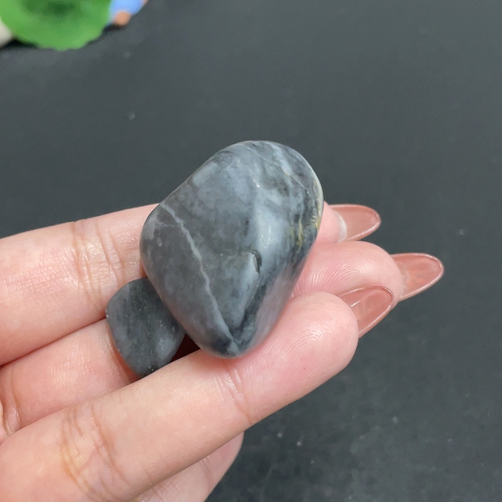 H34010663 Hetian Jade, undetermined origin of the skin color, containing other mineral components, total weight approximately 36.1g