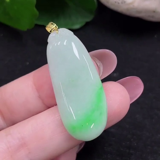 F32774371 Jadeite Blessing Melon Pendant 18K Gold Total Weight Approx. 7.1g