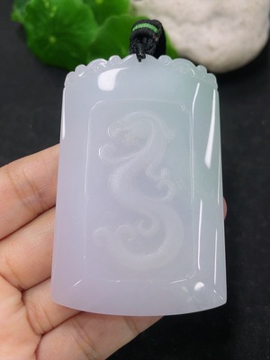 F44322616 翡翠挂件仿古龙牌 货品总约重 含绳62.86g