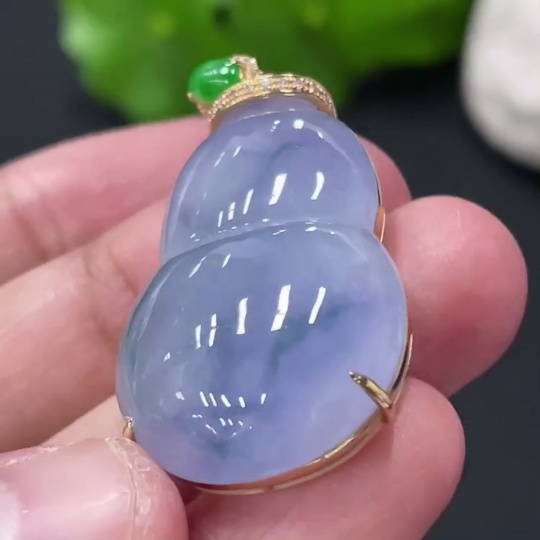 F30557910 Jadeite Gourd Inlaid Pendant 18K Gold Inlaid Total Weight Approx. 10.79g