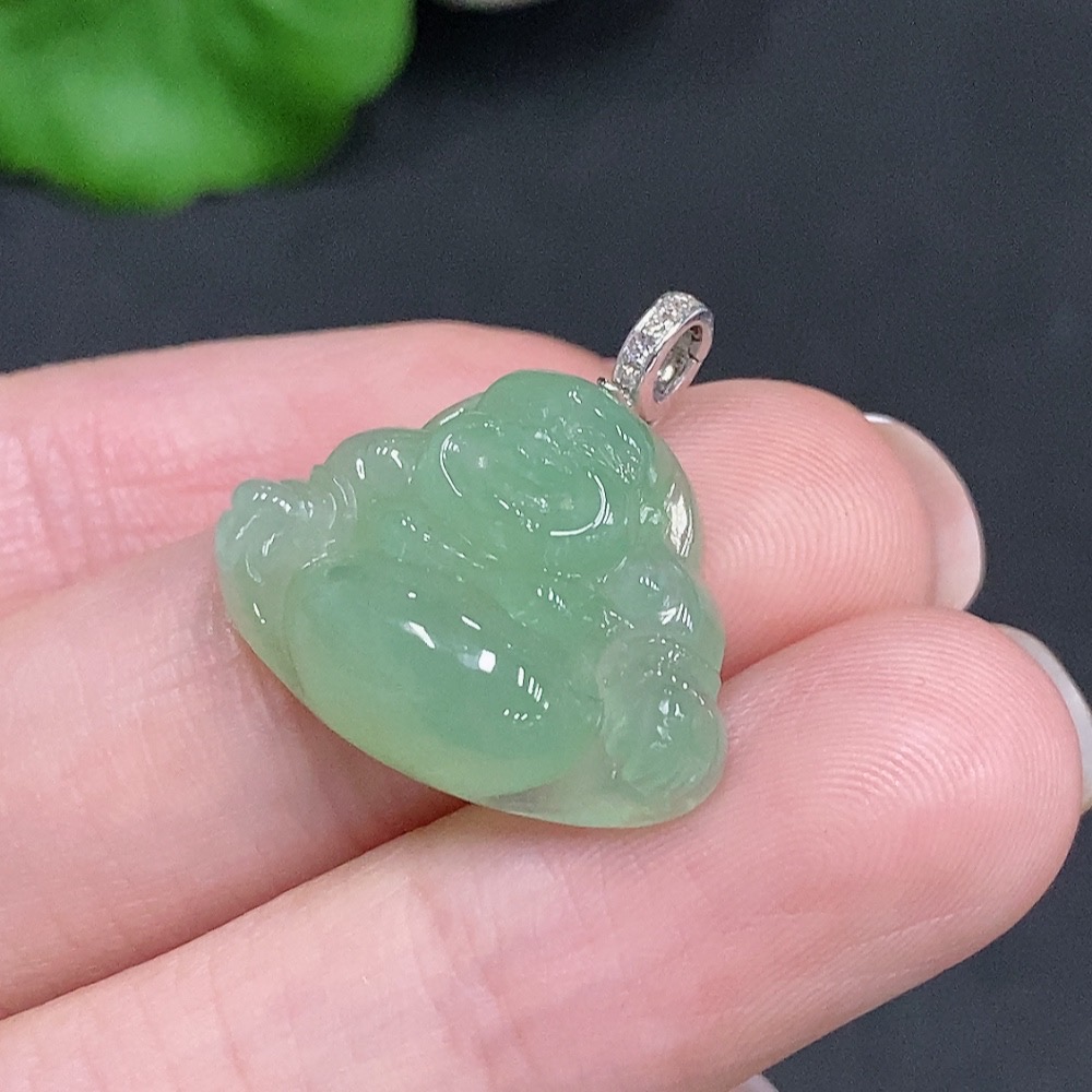 F34033981 Jadeite Buddha Pendant with 18K Gold Bail, Total Weight Approx. 3.5g, Non-Diamond