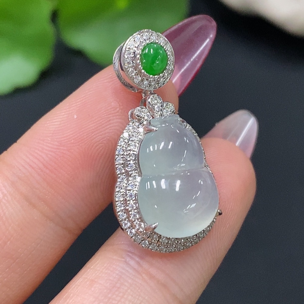 F25885570 Jadeite Inlaid with 18k Gold, Total Weight Approx. 3.38g