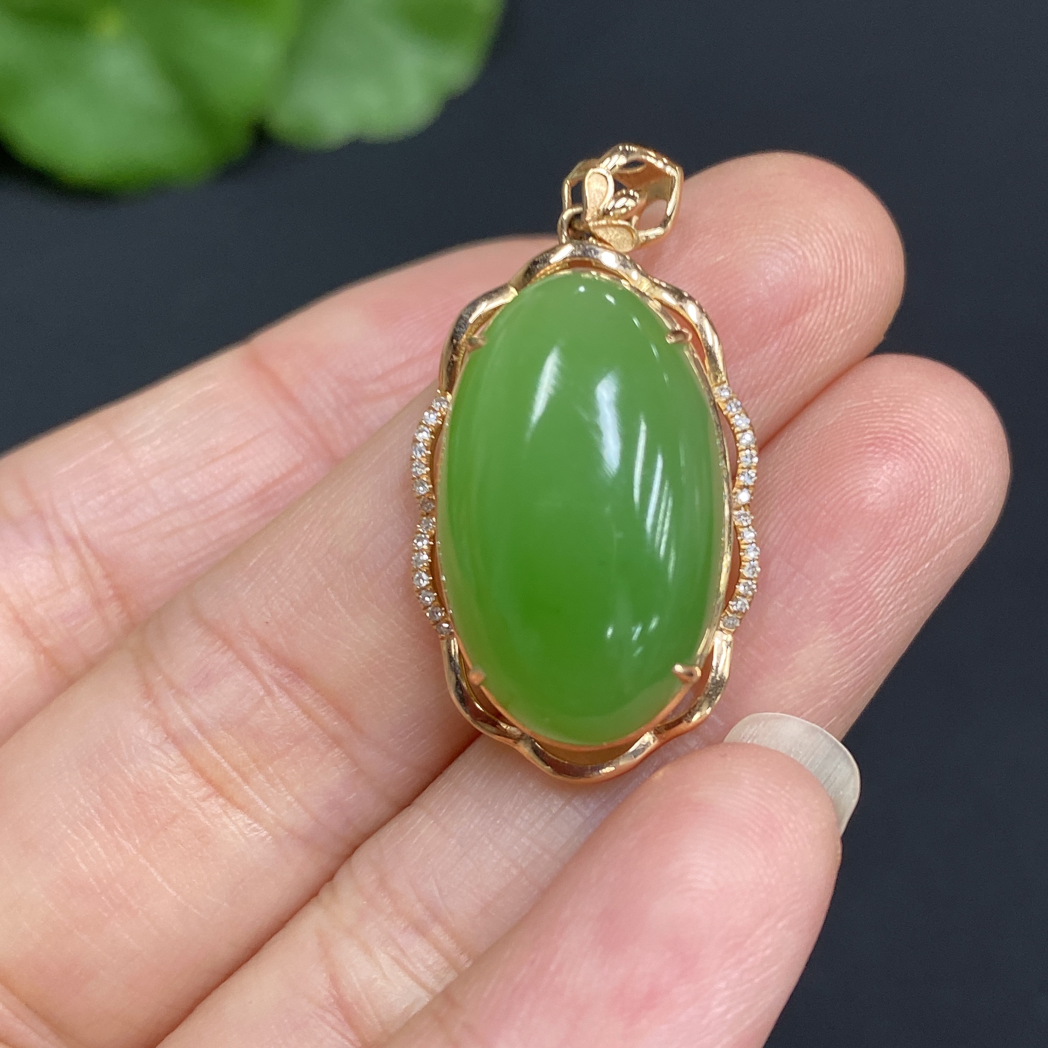H34986967 Hetian Jade Jasper Inlaid Pendant, Total Weight Approx. 3.8g, Set with Diamonds, 18k Gold