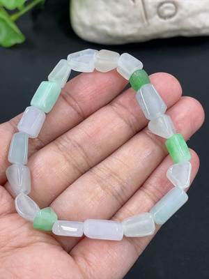 F42953170 翡翠手串 卡6.6mm左右 货品总重约14.5g