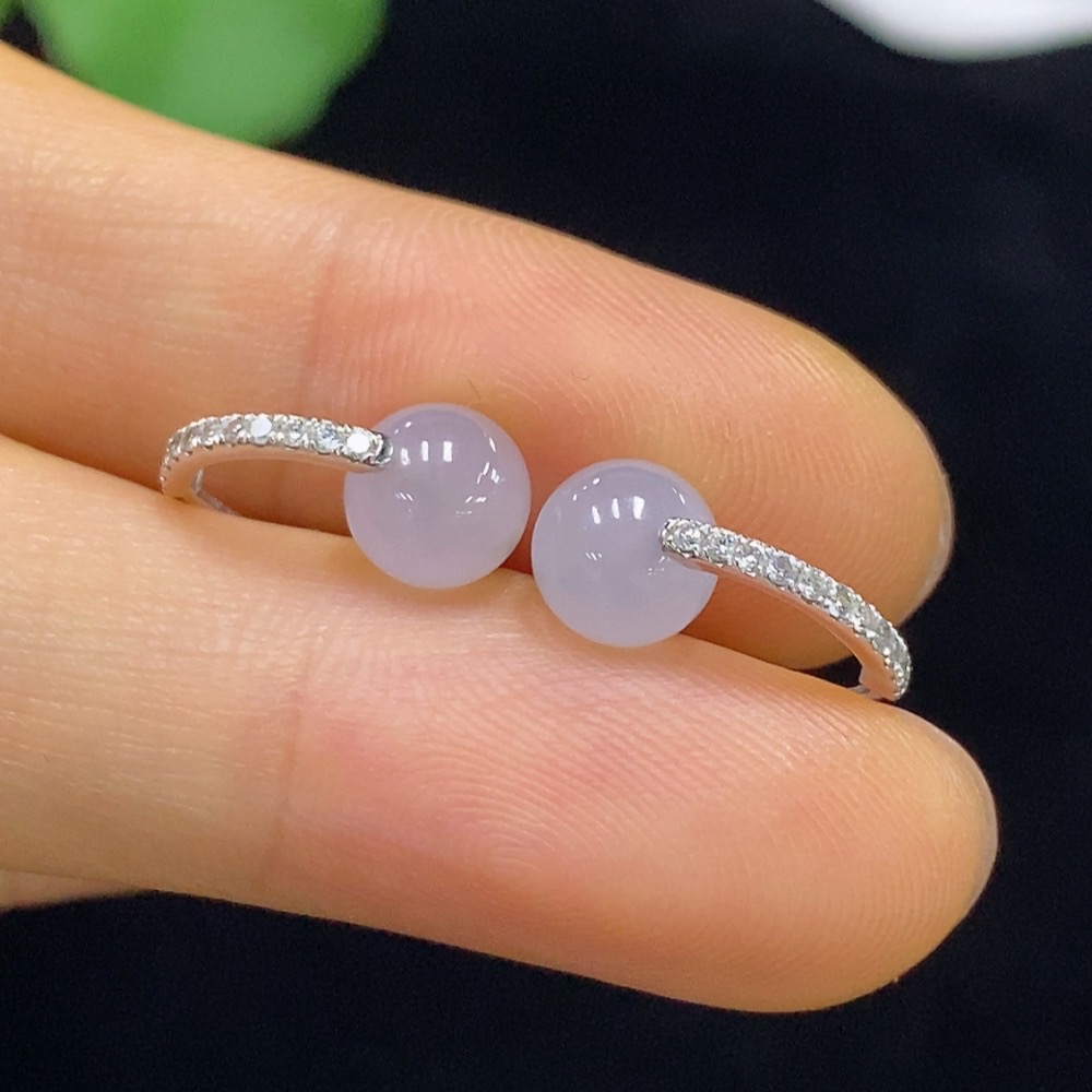 F34044553 Jadeite ear clips with 18k gold and diamond accents, total weight approximately 2.16 grams