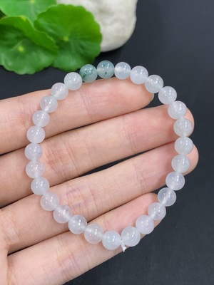 F42955988 翡翠手串 货品总重量约11克 卡5.9mm左右