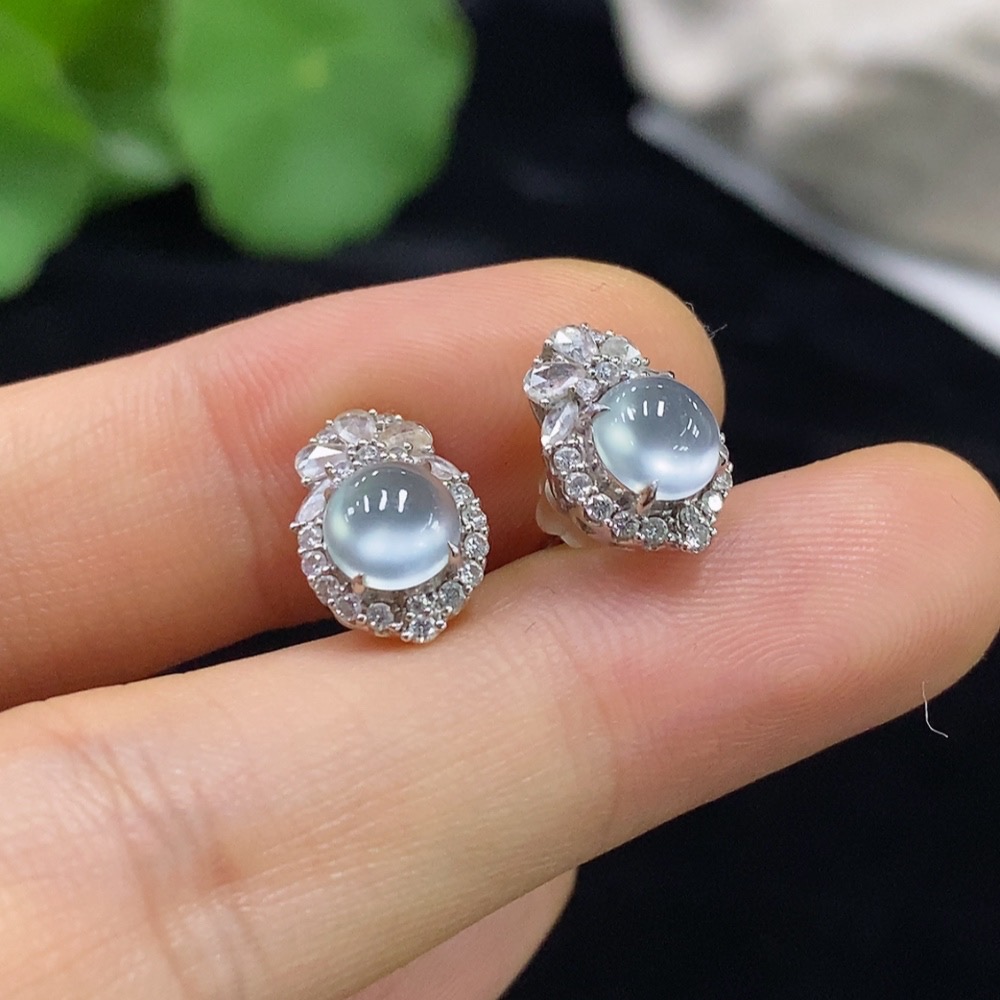 F31648968 Jadeite inlaid earrings pair 18K gold total weight about 2.5g (with diamond accents) (including ear studs weight)