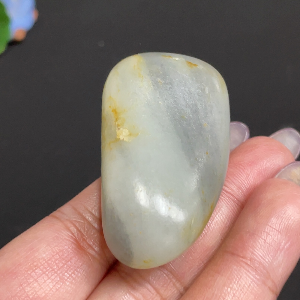 H33930433 Hetian Jade, undetermined origin of the skin color, containing other mineral components, total weight approximately 44.7g