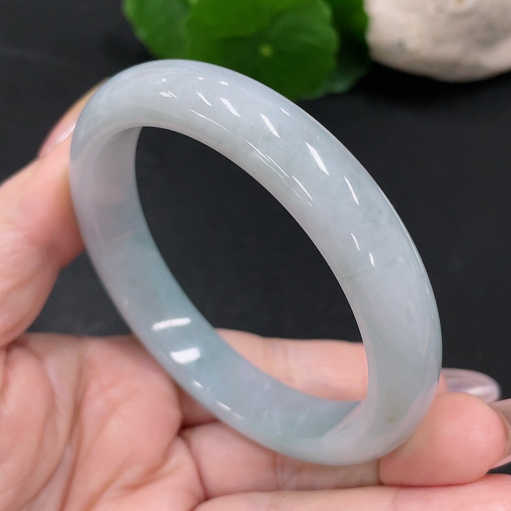 F34068142 Jadeite Round Bangle Size 56.7 Total Weight Approx.50g