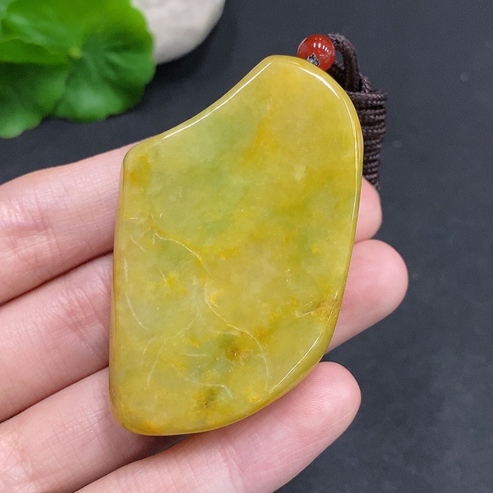 F34061636 Jadeite Hanging Ornament of Meeting Friends under a Pine Tree