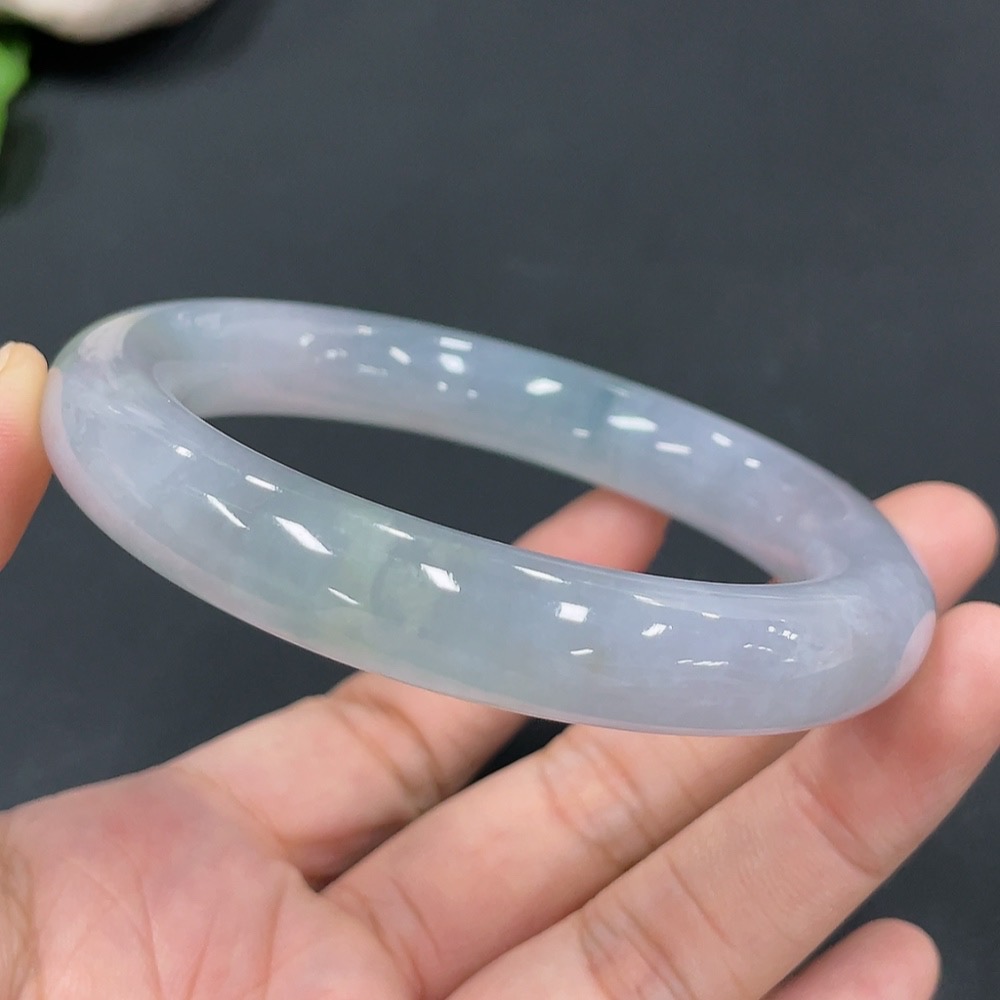 F23602497 Jadeite Round Bangle Size 56.7 Total Weight 69.273g