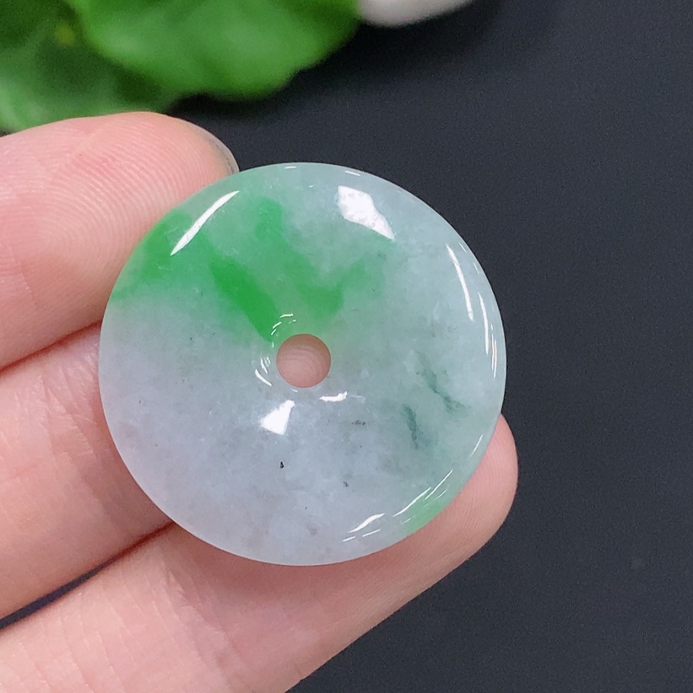 F30514010 JadeitePeace Buckle, total weight approximately 4.7g