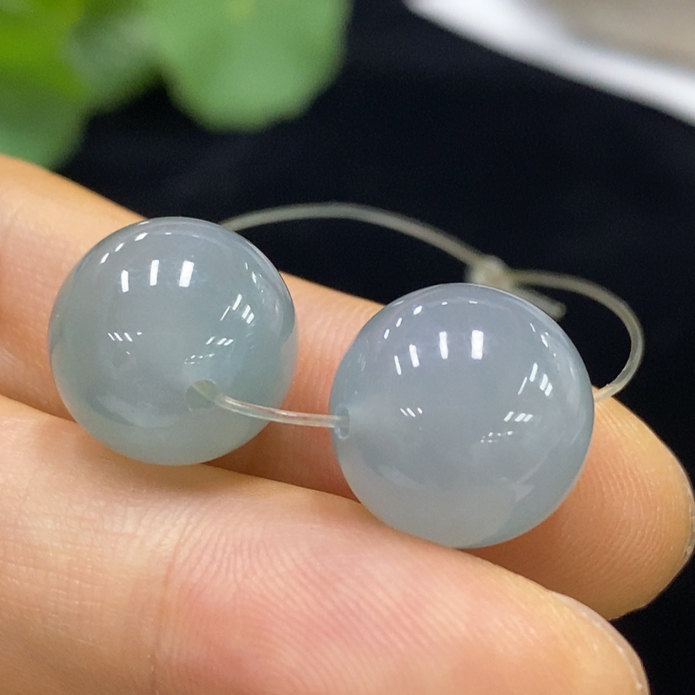 F34975450 Jadeite Round Beads Sell as a Lot