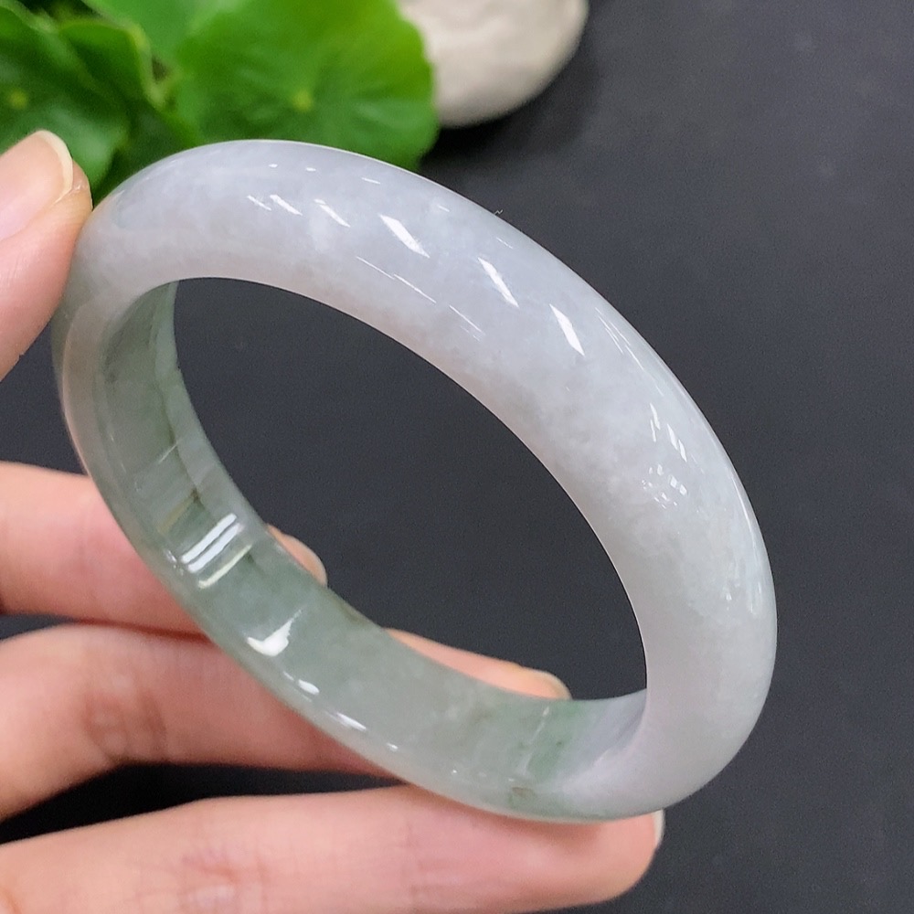 F23562867 Jadeite Round Bracelet Size 57 Total Weight 55.938g