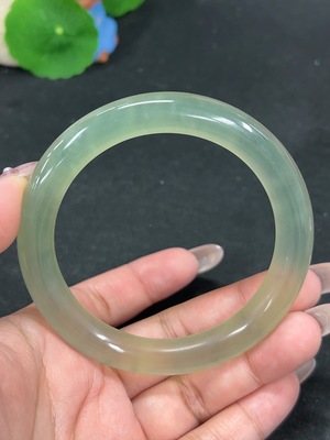 H41946370 岫玉(蛇纹石玉)圆条手镯 圈口61.6 货品总重约50.5g