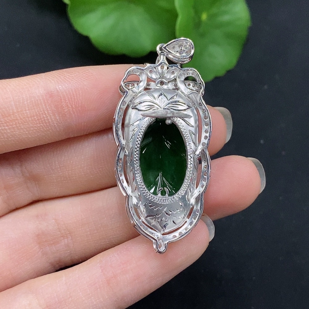 F28280469 Jadeite Leaf Inlay Pendant 18K Gold Total Weight Approx.10.69g With Diamond Accents